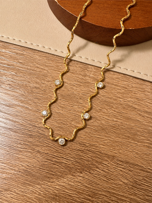 Brisaa Necklace