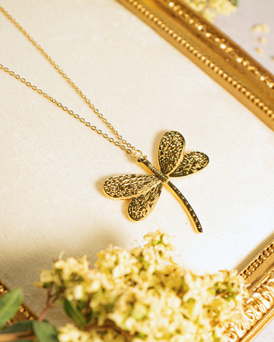Libélula Dorada Necklace